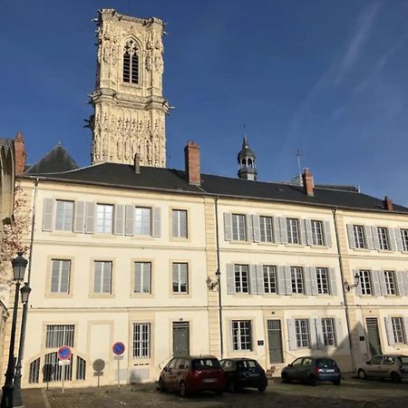 La Chapelle, Les Suites Du Palais, L'Unique 5 Etoiles De Nevers, Suite D'Exception, By Primo C0Nciergerie Exteriör bild