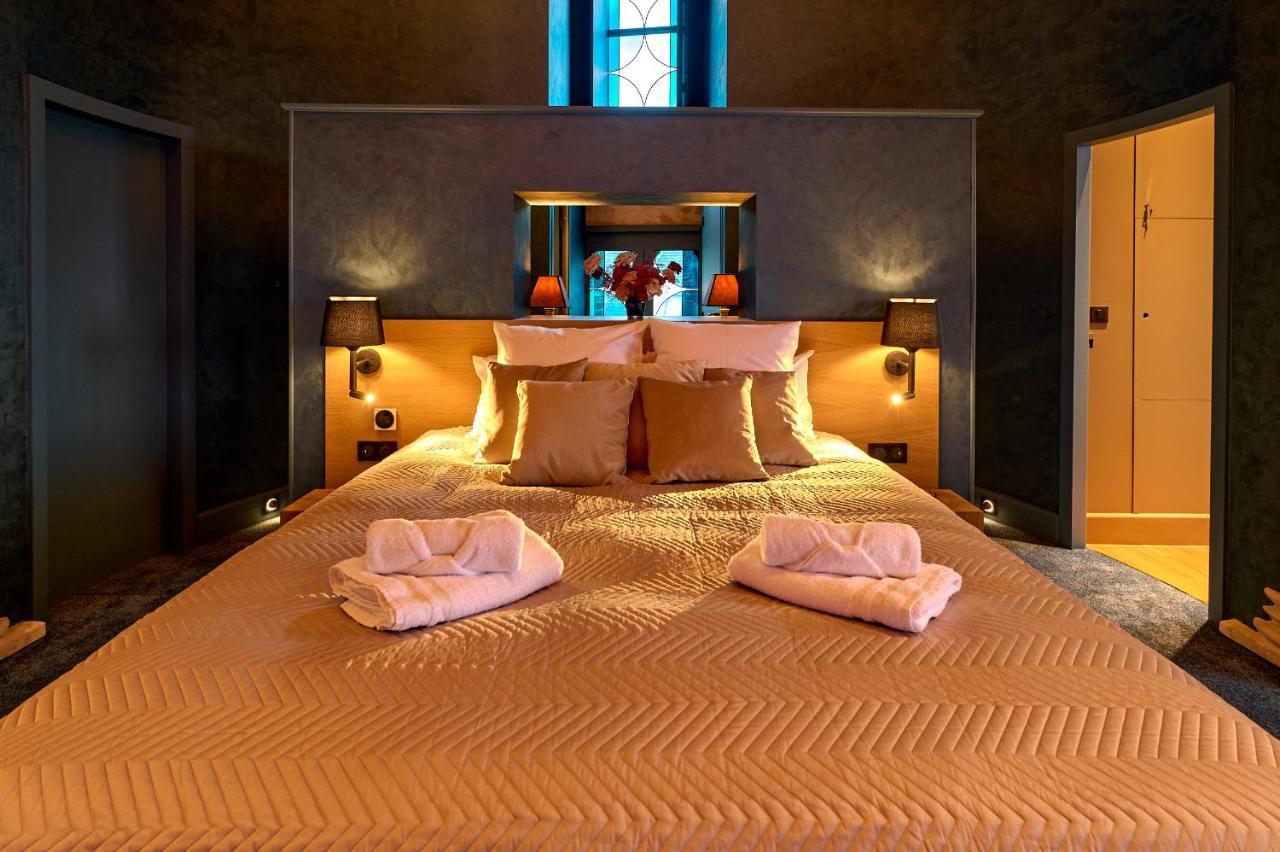 La Chapelle, Les Suites Du Palais, L'Unique 5 Etoiles De Nevers, Suite D'Exception, By Primo C0Nciergerie Exteriör bild