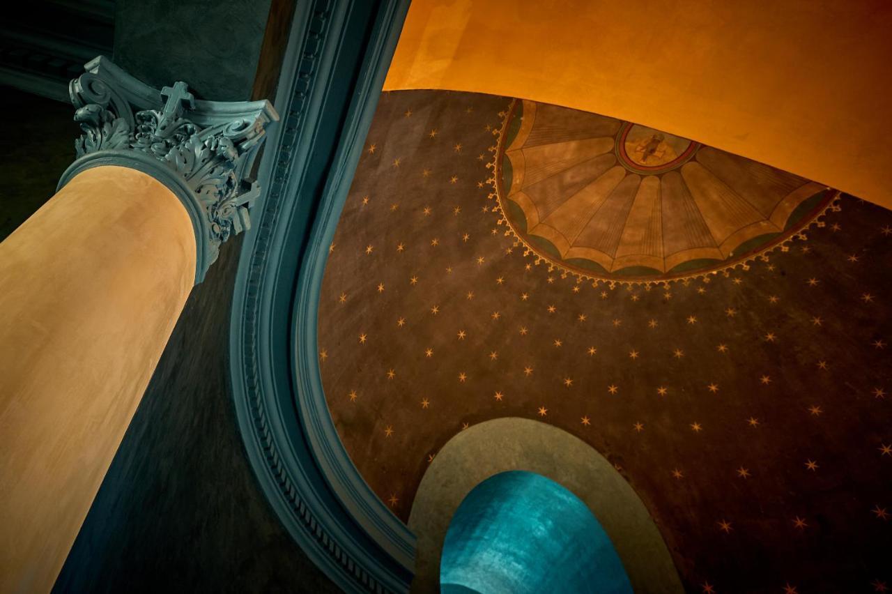 La Chapelle, Les Suites Du Palais, L'Unique 5 Etoiles De Nevers, Suite D'Exception, By Primo C0Nciergerie Exteriör bild